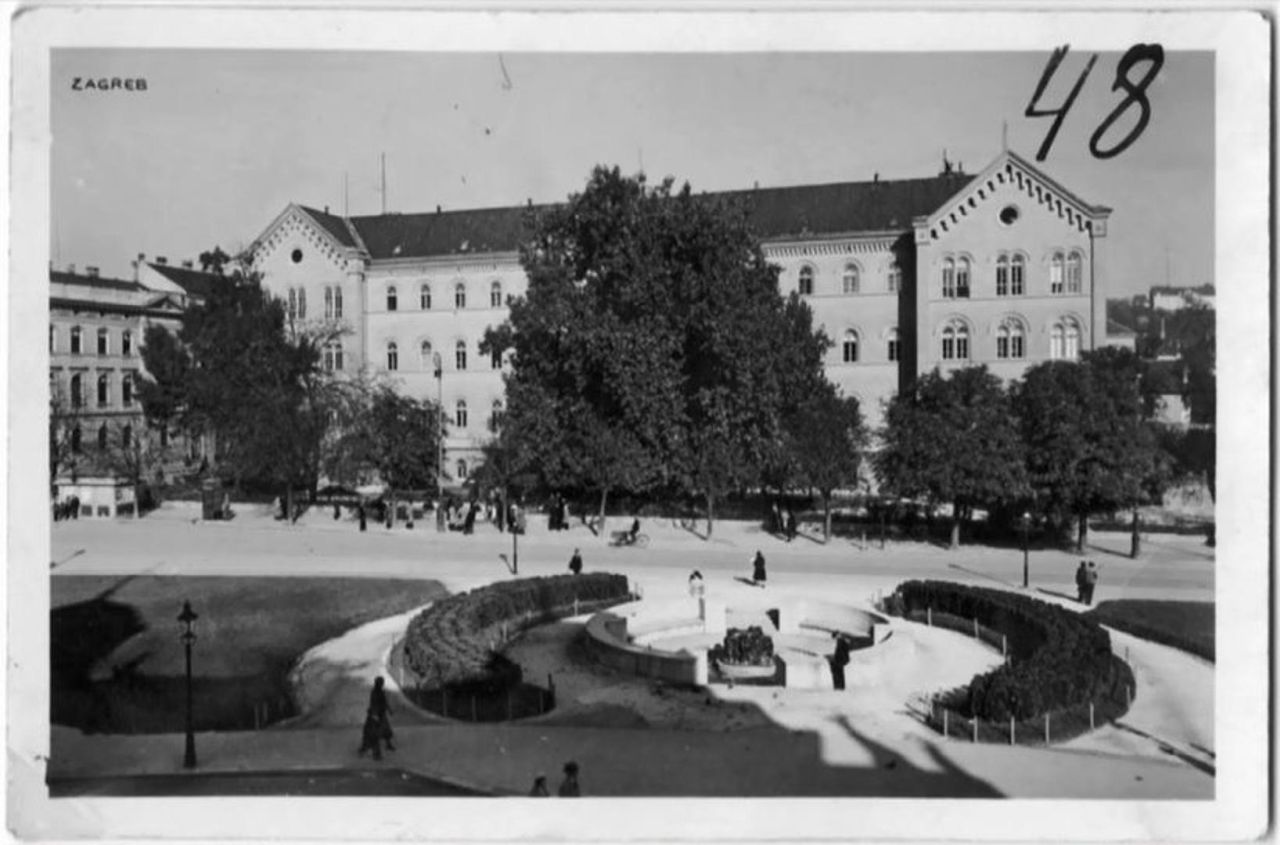 Sveučilišni trg (današnji Trg Republike Hrvatske)